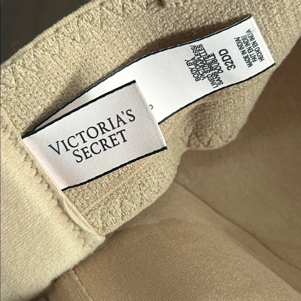 32DD Victoria’s Secret body by Victoria lined strapless bra